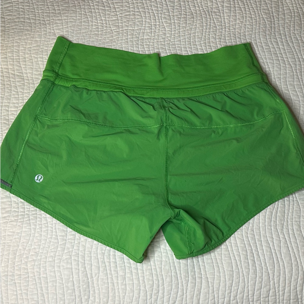 LULULEMON GREEN SHORTS